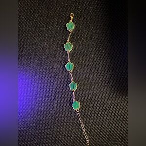 Elegant Green Clover Bracelet